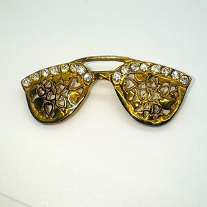 Vintage heart eyeglasses brooch​​